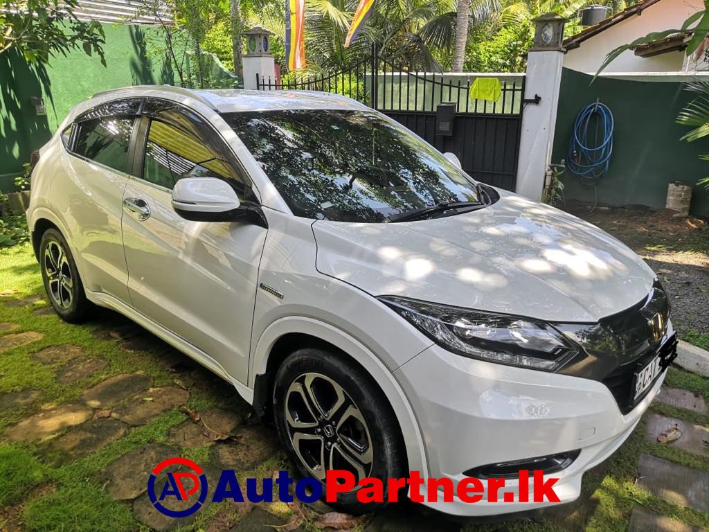 Toyota Prius for Rent in Sri Lanka