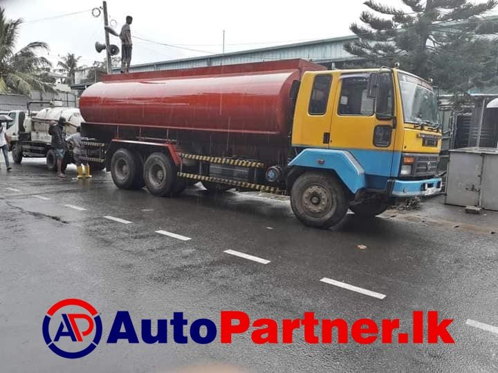 Kandy Gully Bowser Service