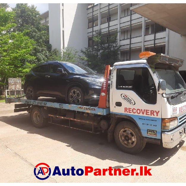 Breakdown Recovery Towing and Car Carrier Service Wariyapola